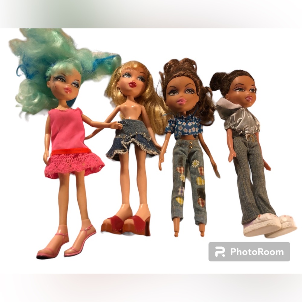 Lot Of 4 Bratz Dolls 2001 MGA Vintage Original Yasmin Chloe Please Read